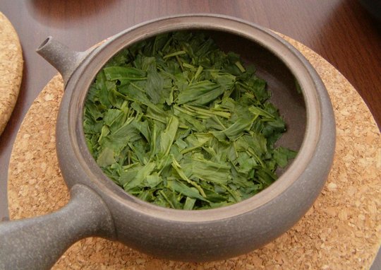 Sencha_Ashikubo_Oku-midori_2015_TDJ_kyusu2.JPG