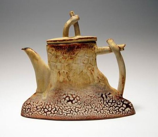 bizarre-teapot-2.jpg