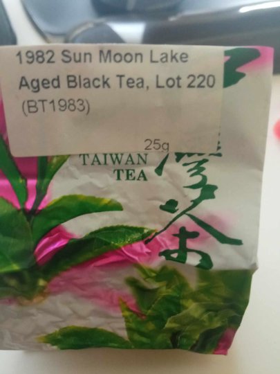 1982 Sun Moon lake Aged Black Tea  Lot 220 TTC.jpg