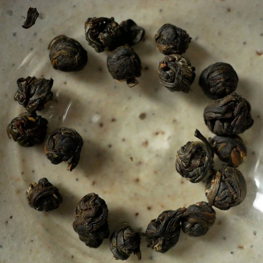 Pu-erh Jasmine Pearl (Hojo)01.jpg